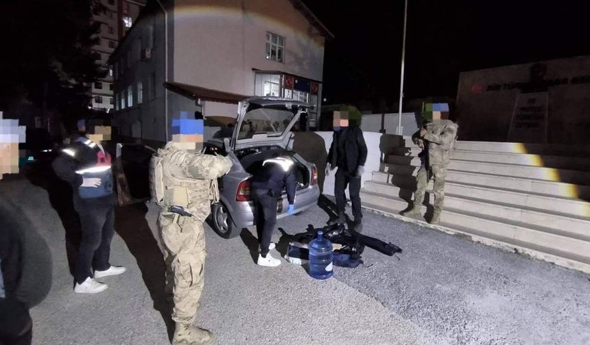 Yozgat’ta Şüpheli Araç Durduruldu! Ardından Ev Baskını Geldi
