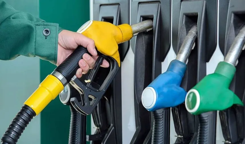 Motorine beklenen rekor zammın ardından benzine de fiyat artışı geliyor