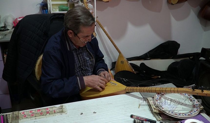 Hikmet Şimşek Yozgat'ta Müzik Aletlerine Can Veriyor