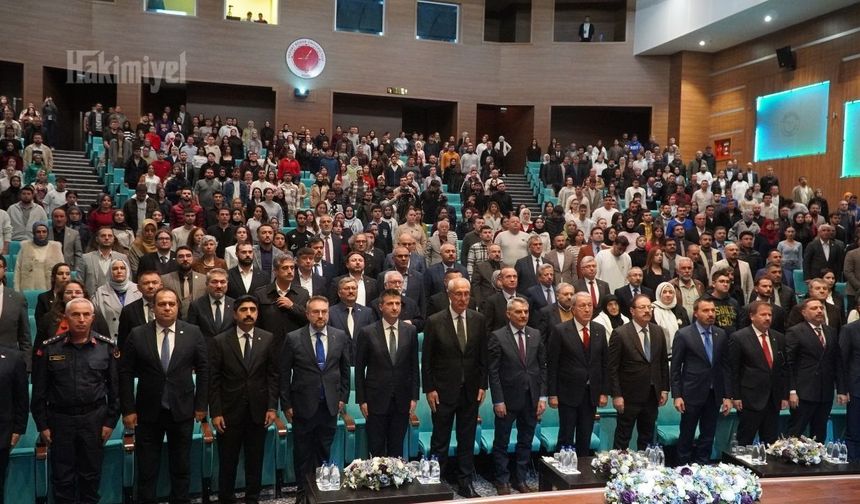 Hulusi Akar Yozgat Bozok Üniversitesi’nde: "Dijital Vatana Sahip Çıkmalıyız!"