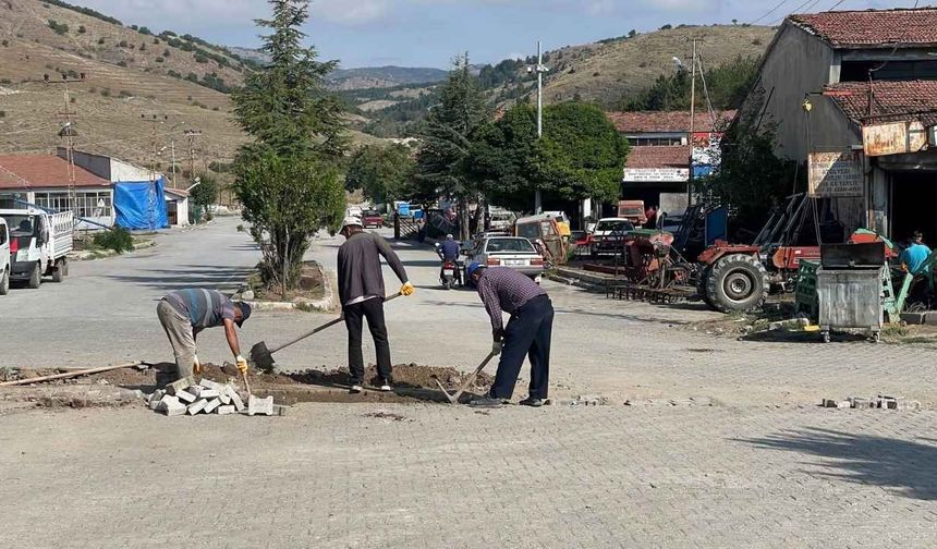 Kadışehri’nde Yol ve Altyapı Yenileme Mesaisi Sürüyor