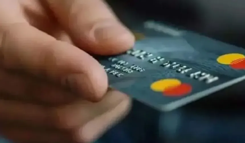 Kredi kartı sahiplerine çifte sürpriz: Asgari ödeme ve limit kuralları baştan yazılıyor