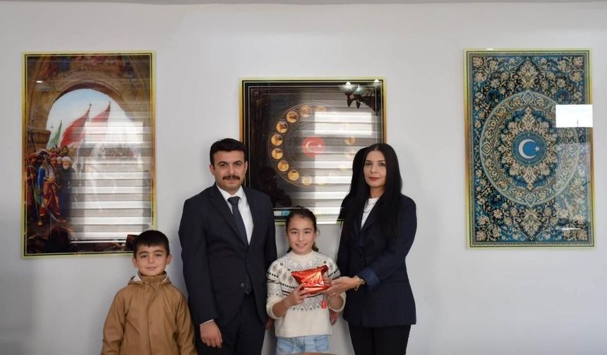 Saraykent’te En Çok Kitap Okuyan Minik Şura’ya Anlamlı Ödül!