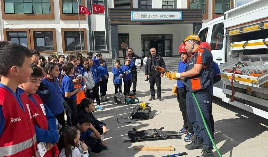 Yozgat AFAD’dan 13 Ekim Afet Günü Seferberliği: Meydanlarda Vatandaşlara Hayati Uyarılar!