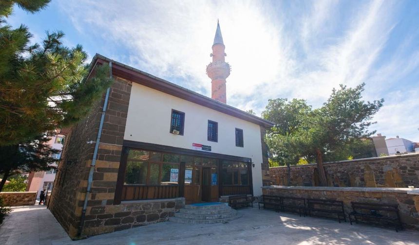 Yozgat'ın Tarihi Camilerinde Zarafet Mührü: Barok ve Rokoko Sanatı Büyülüyor!