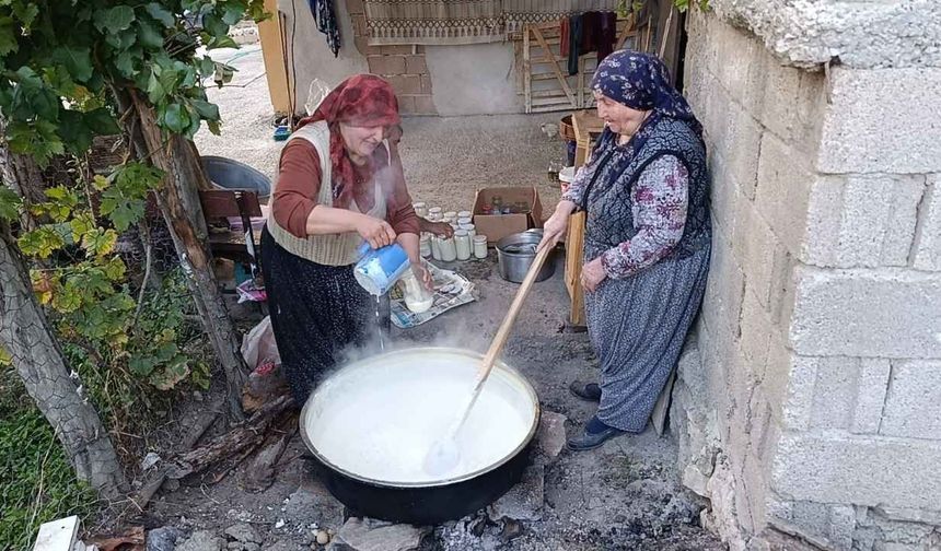 Yozgat’ta Şişe Tarhanası Geleneği! Kurutma Derdi Olmadan Yıllarca Saklanıyor
