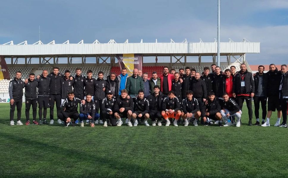 Yozgat Bozokspor'da Şok Gelişme Başkan Akyüz Görevi Bıraktı!