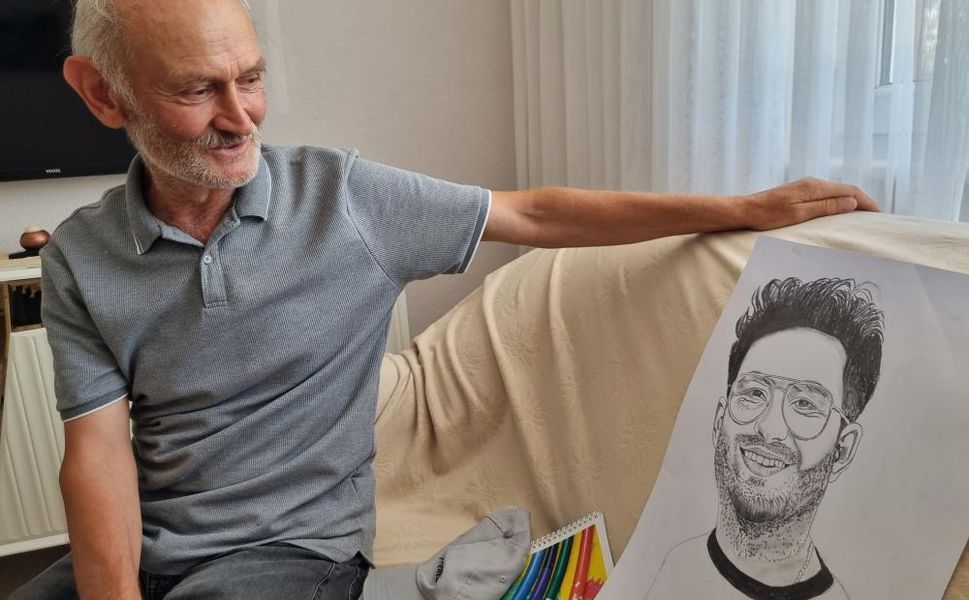 EMEKLi OLDU iÇiNDEN  YETENEK ÇIKTI