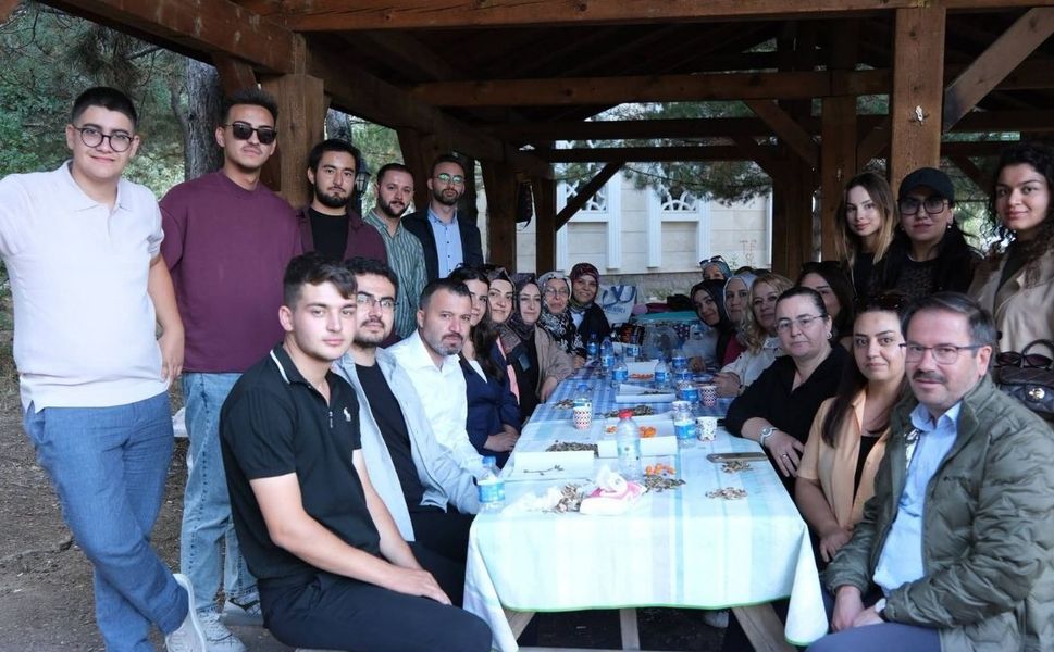 AK Parti Yozgat Teşkilatından Çamlık'ta Gençlik Buluşması