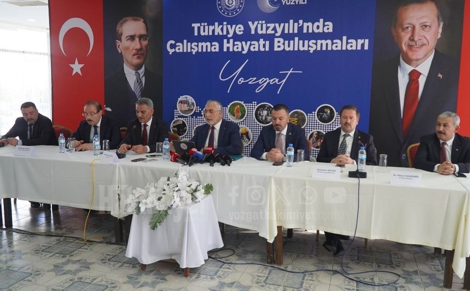 Bakan Işıkhan Yozgat'ta İş İnsanlarıyla Buluştu: "Gençlerimiz Kendi Memleketinde Doymalı"