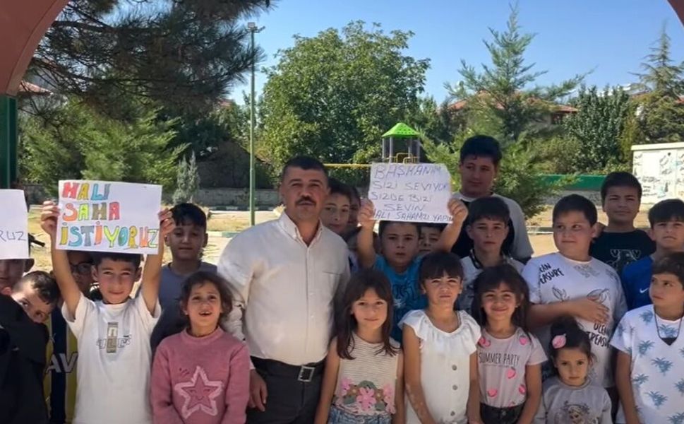 Sorgunlu Çocuklardan Başkan Ekinci’ye Halı Saha Çağrısı: “Sizi Parkımıza Bekliyoruz”