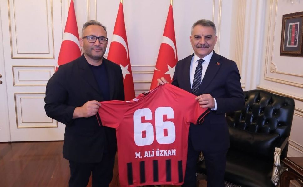 Yozgat Bozokspor’da Galibiyet Sevinci Valilik Ziyaretiyle Taçlandı