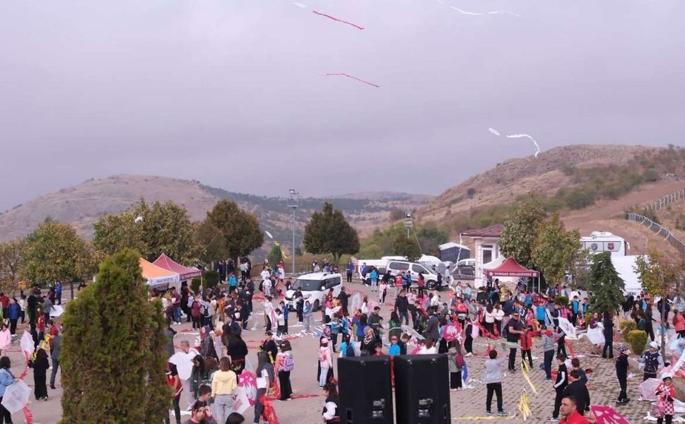 Yozgat’ta 700 Öğrenci Gazze İçin Uçurtma Uçurdu!