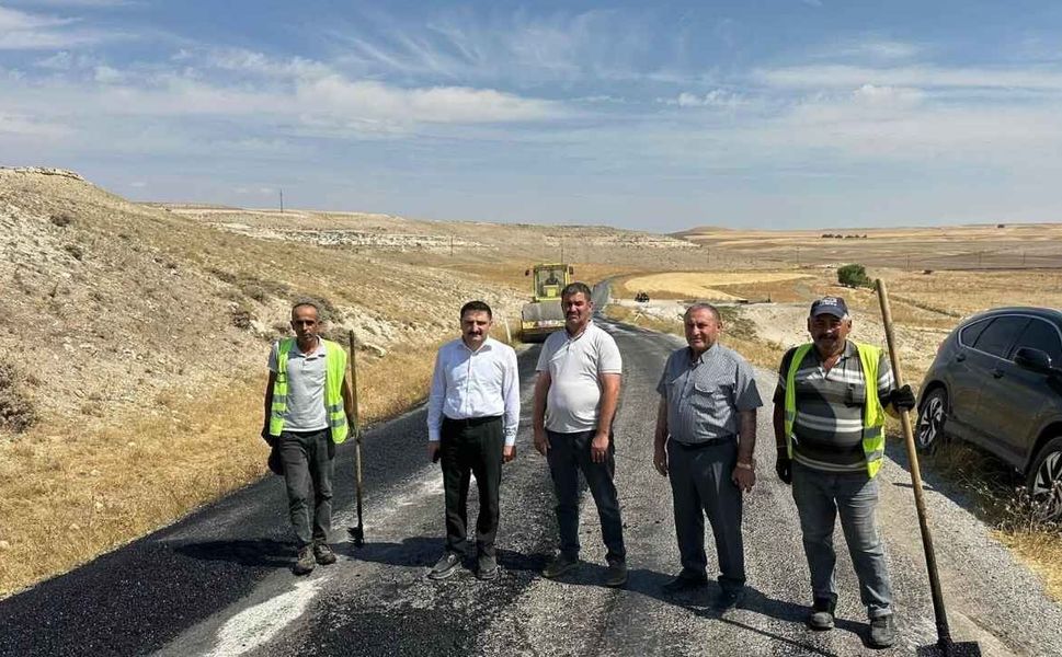 Yozgat Yenifakılı’da Köy Yollarında Asfalt Mesaisi Devam Ediyor