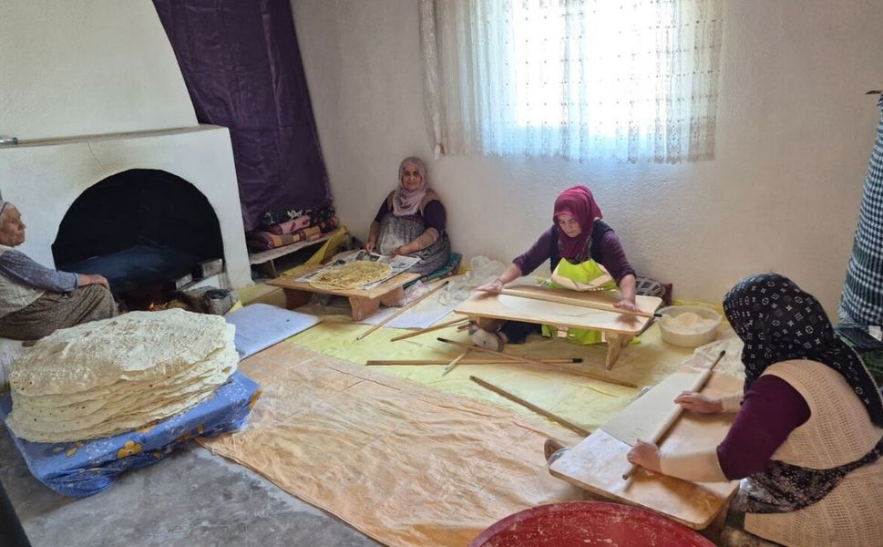 Yozgat'ta Kışlık Yufka Mesaisi: Kadınlar İmeceyle Sac Başına Geçti