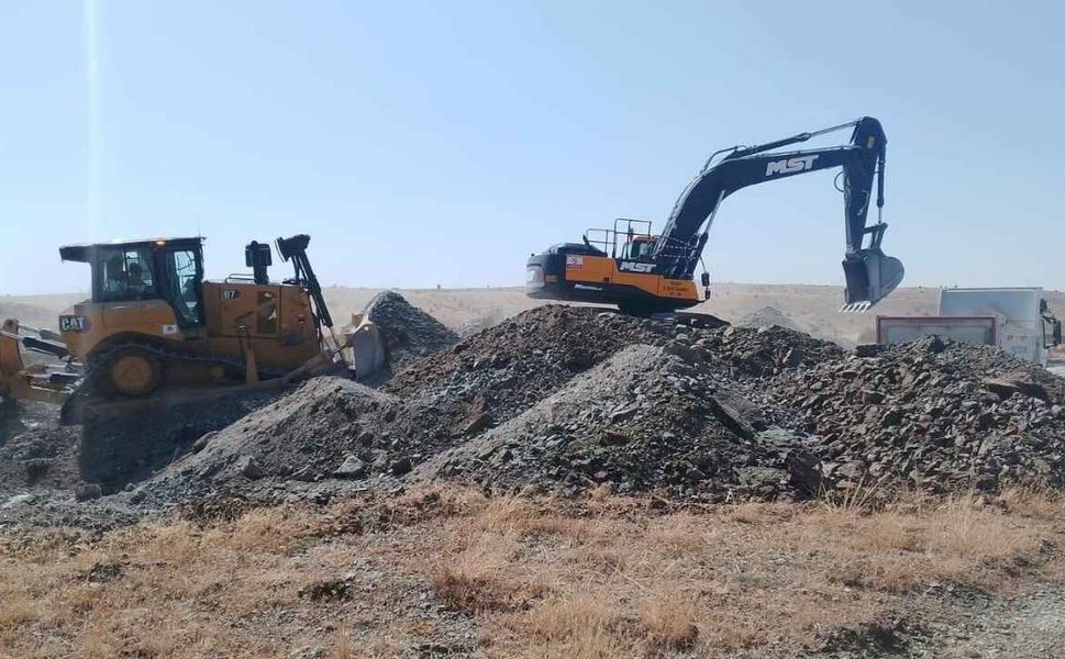 Yozgat’ta Köy Yolları İçin Çalışmalar Sürüyor: Sorgun’da Asfalt Hazırlığı