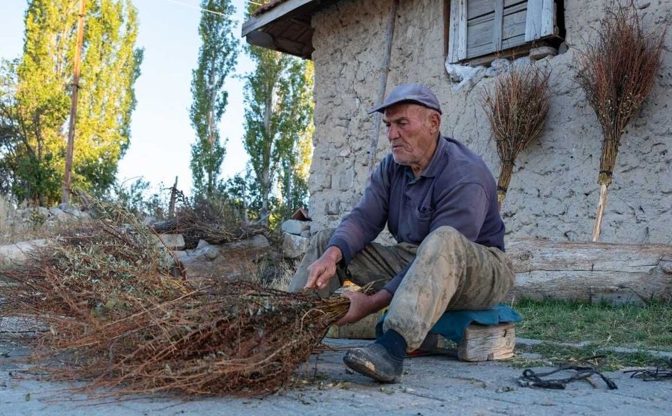 Yozgat’ta Zamana Meydan Okuyan Son Usta: Dağdan Toplayıp Sanata Dönüştürüyor!