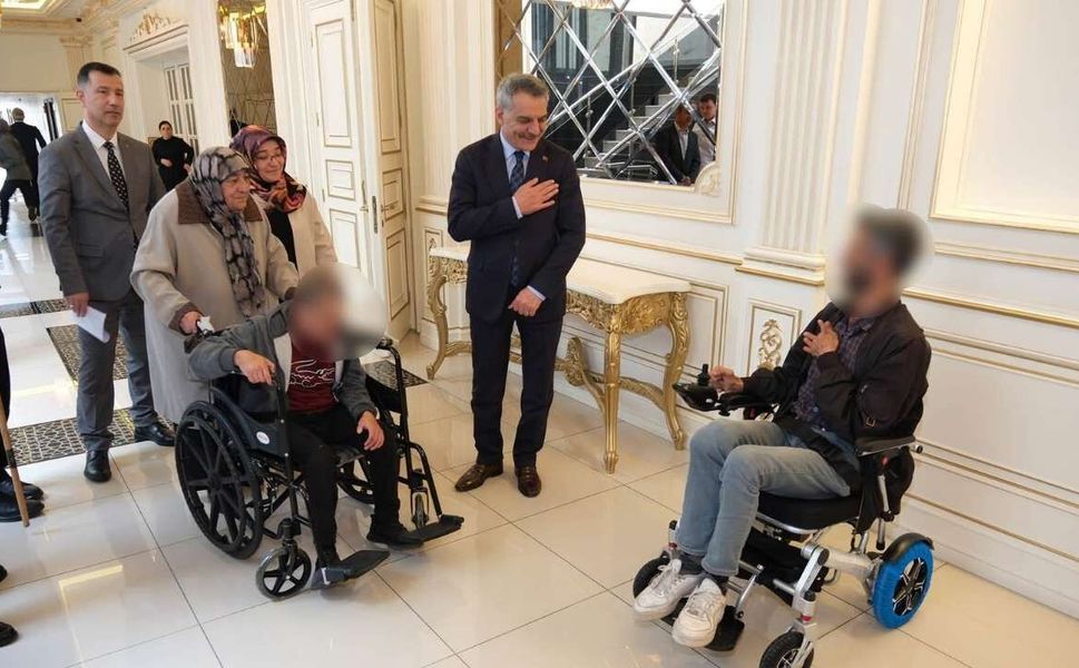 Yozgat'ta Engel Tanımaz İyilik: İki Vatandaşa Elektrikli ve Manuel Sandalye Desteği