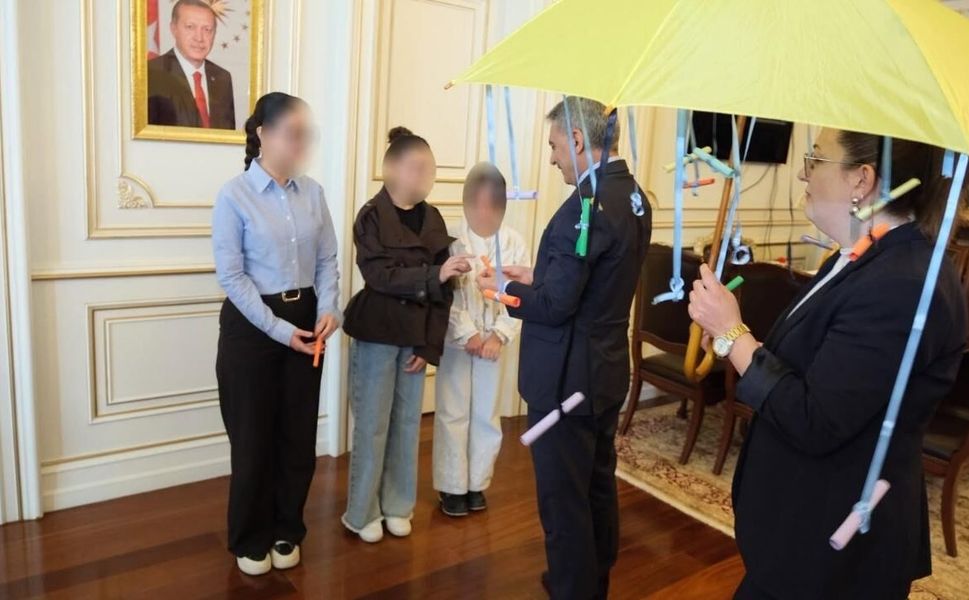 Vali Özkan Söz Verdi! Kız Çocuklarının Hayalleri Bir Bir Gerçekleşecek
