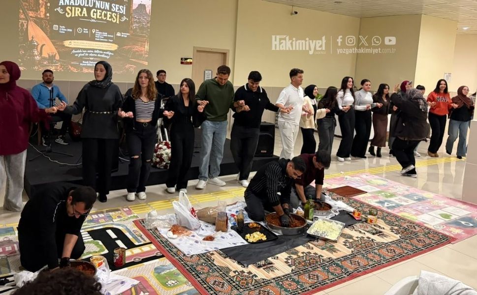 YOBÜ’de Sıra Gecesi Coşkusu: Farklı Şehirlerden Gelen Öğrenciler Aynı Sofrada Buluştu