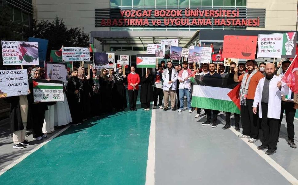 Yozgat’ta Tıp Öğrencilerinden Gazze Mesajı: “Kalplerimiz Taşa Dönmemeli”