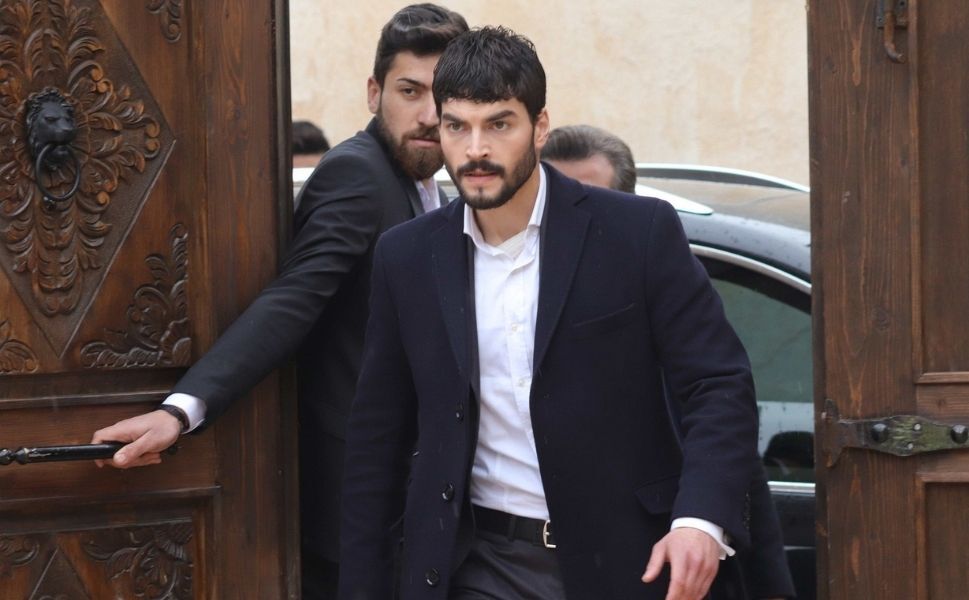 Akın Akınözü (1)