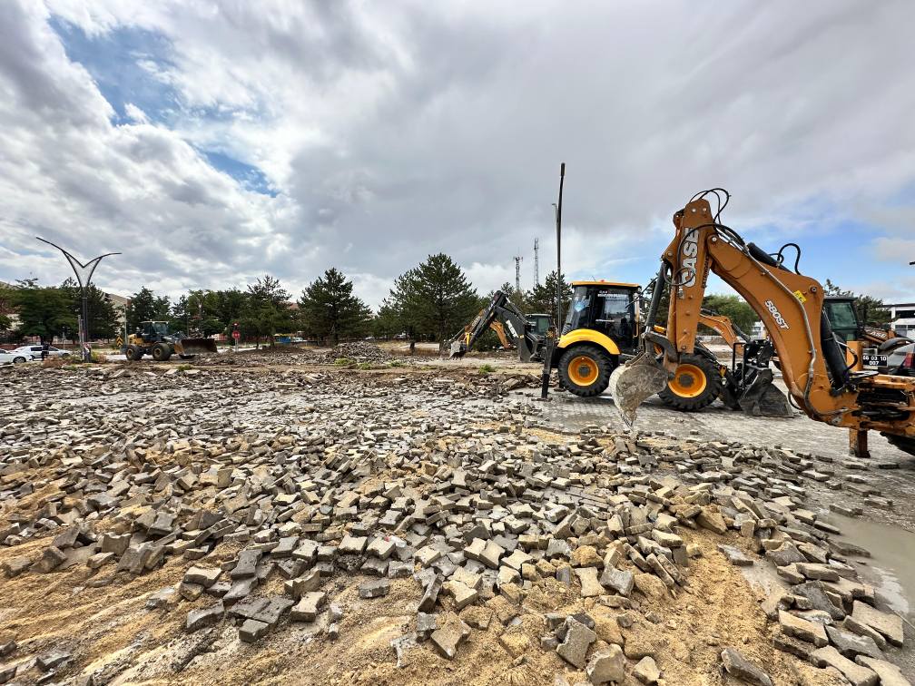 Altyapıdan Üstyapıya Çalışmalar Sürüyor 2