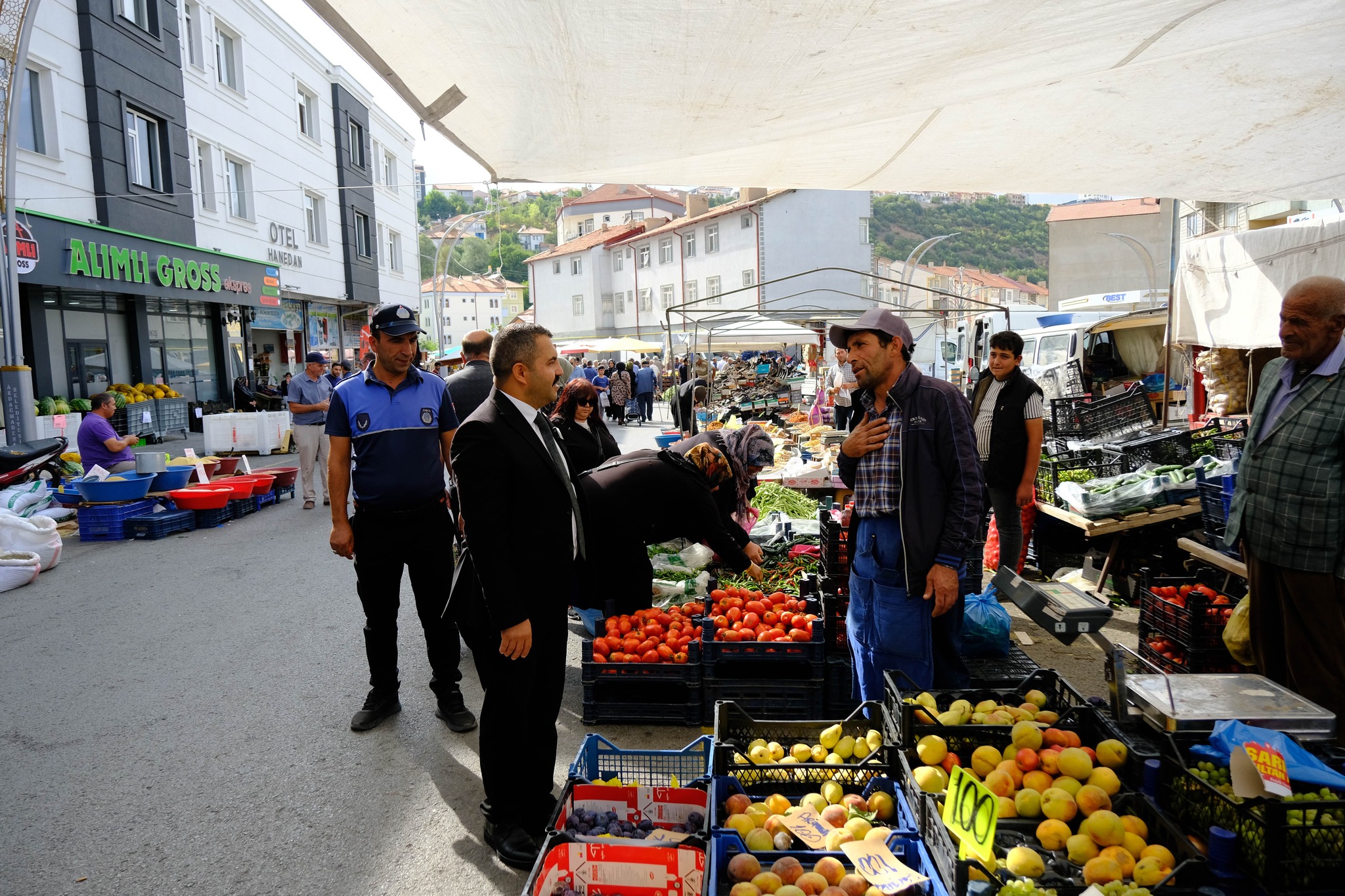 Pazar Tezgahında Talepleri Dinledi1