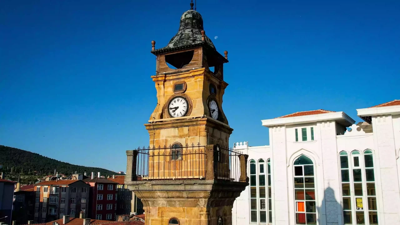 Yozgat Saat Kulesi Zamanin Tasa Kazinmis Hikayesi H1581855 41