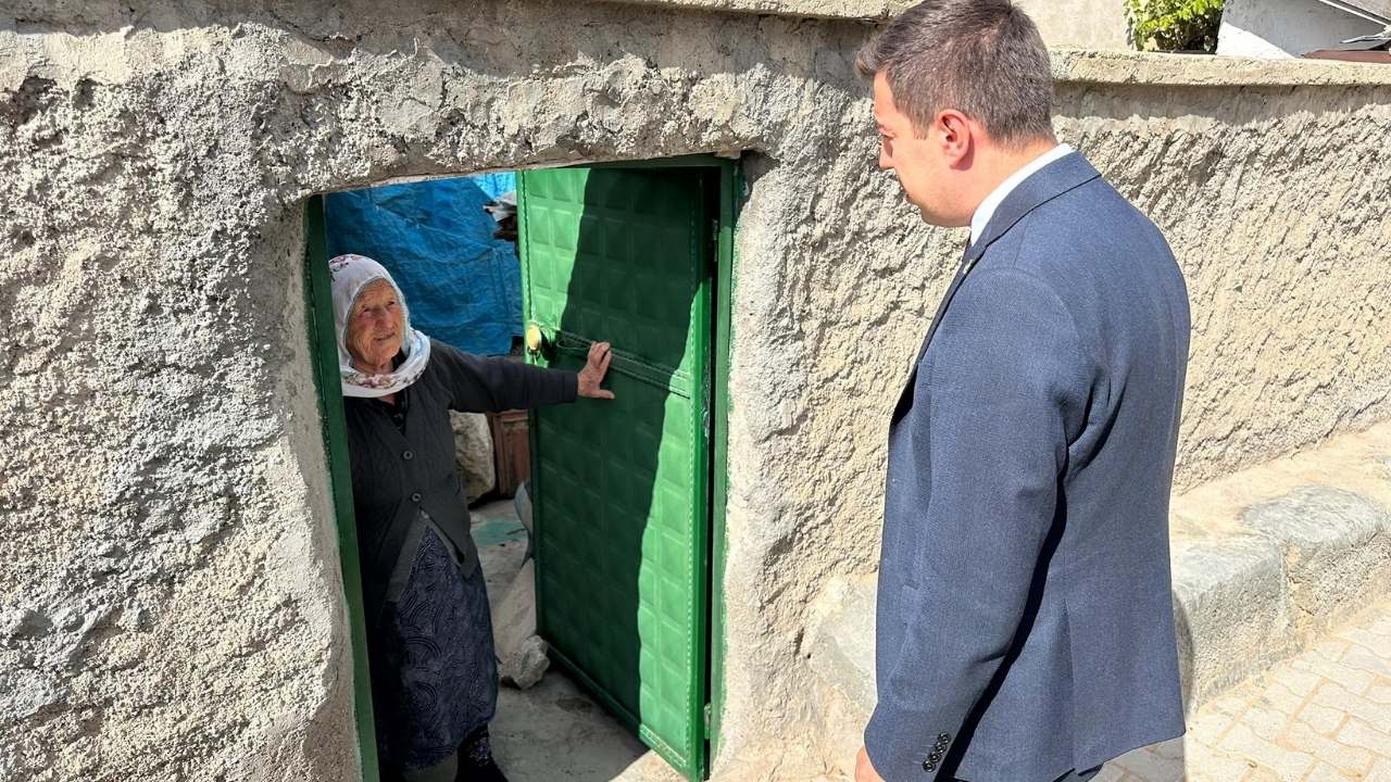 Başkan Ekinci’den Yardım Çağrısı, Kaymakam Uğur’dan Yaşlılara Vefa Ziyareti (1)