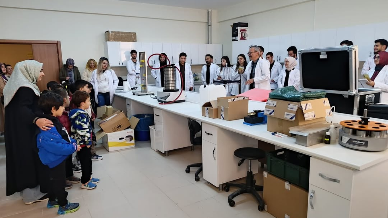 Bozok Ziraat'te Minik Misafir Coşkusu Anaokulu Öğrencileri Doğayla Buluştu (4)