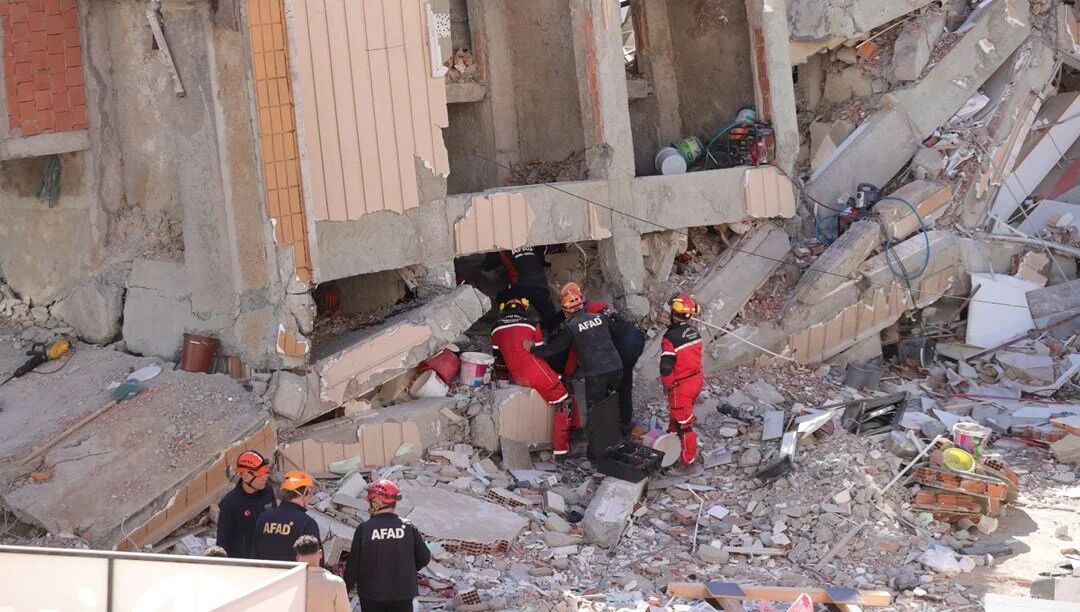 Dilara Bilir Kimdir, Kaç Yaşında? Gebze’de Çöken Binadan Kurtarılan Dilara Bilir’in Sağlık Durumu Nasıl?2