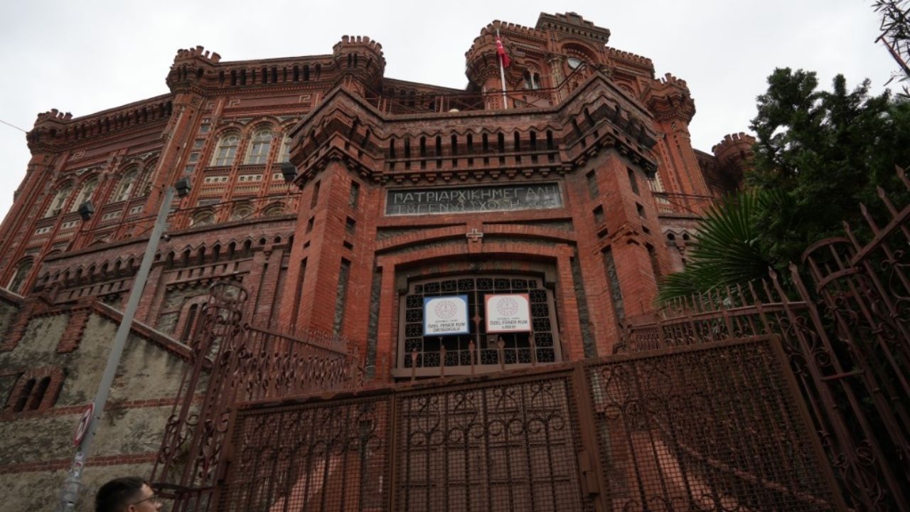 Fener Rum Okulu Boşlatılıyor (3)