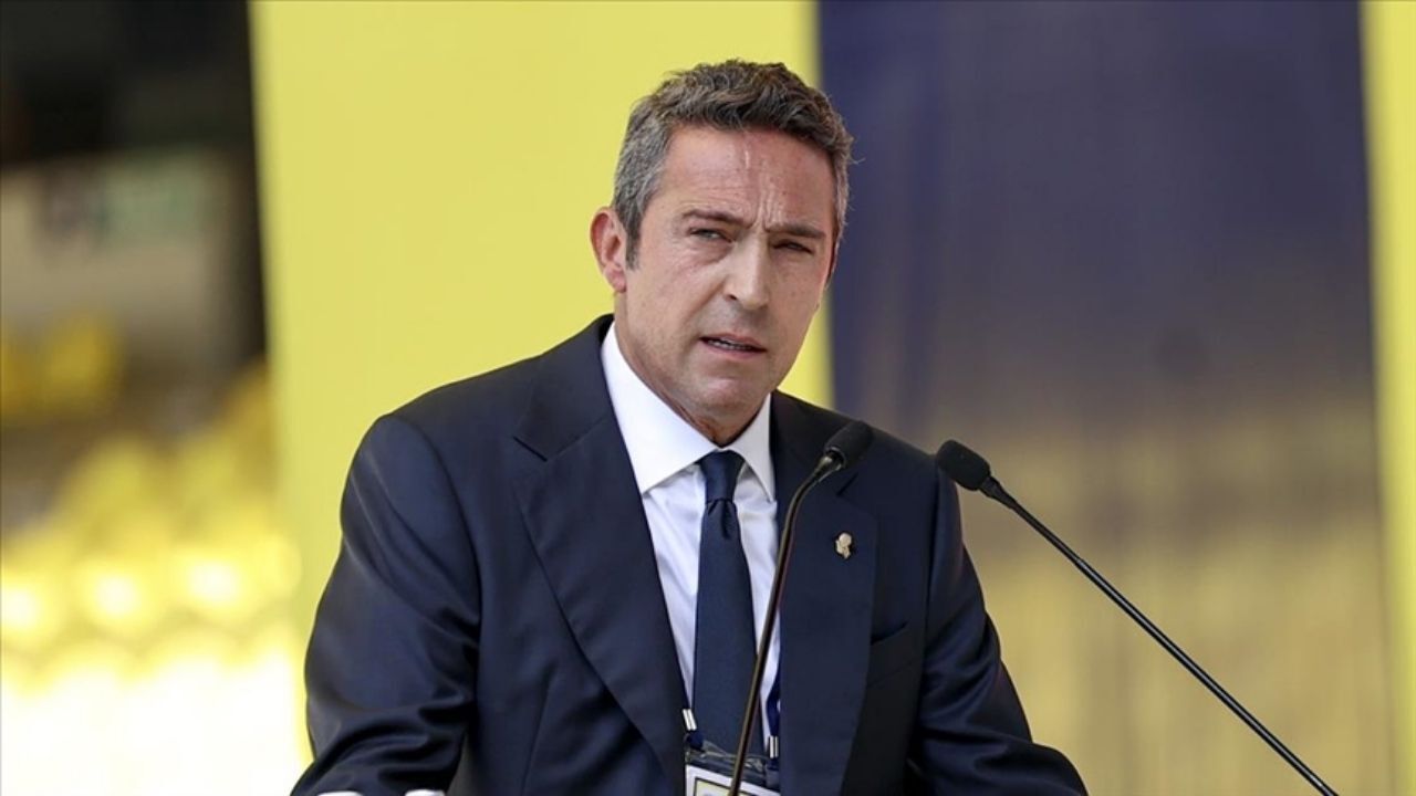 Fenerbahçe Ali̇ Koç Azi̇z Yildirim Gergi̇nli̇ği̇ (4)