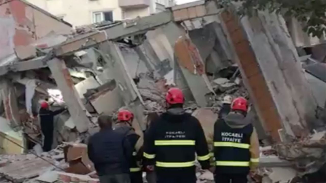 Gebzede Bina Çöktü Enkaz Altında Olanlar Var-1