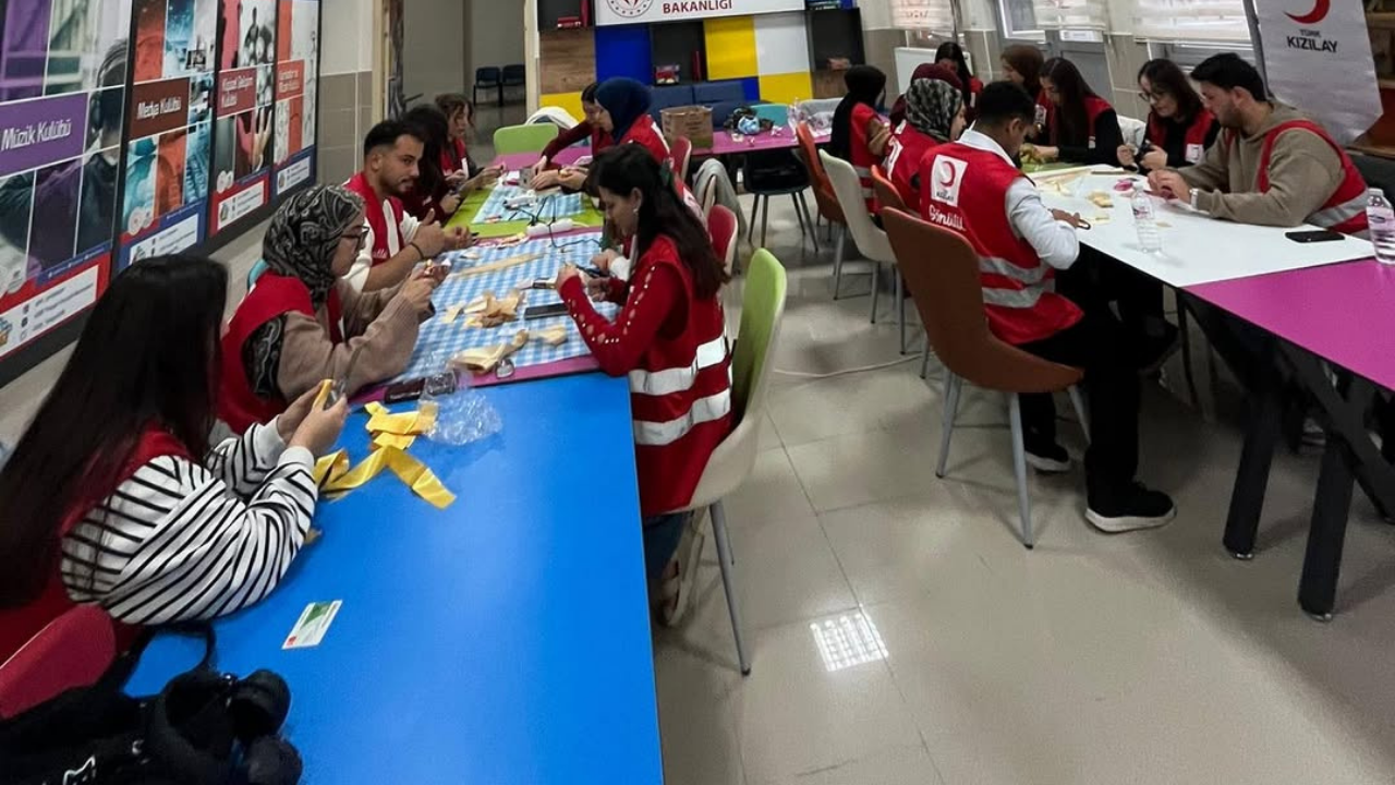 Gençlerden Duygulandıran Jest Hazır Yerine Emek Verdiler (3)