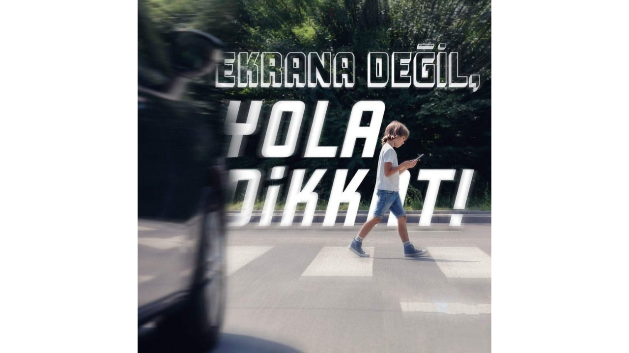 Hayati Uyarı Direksiyon Başında 'Ekran' Değil, 'Yol' Önceliğiniz Olsun! (2)