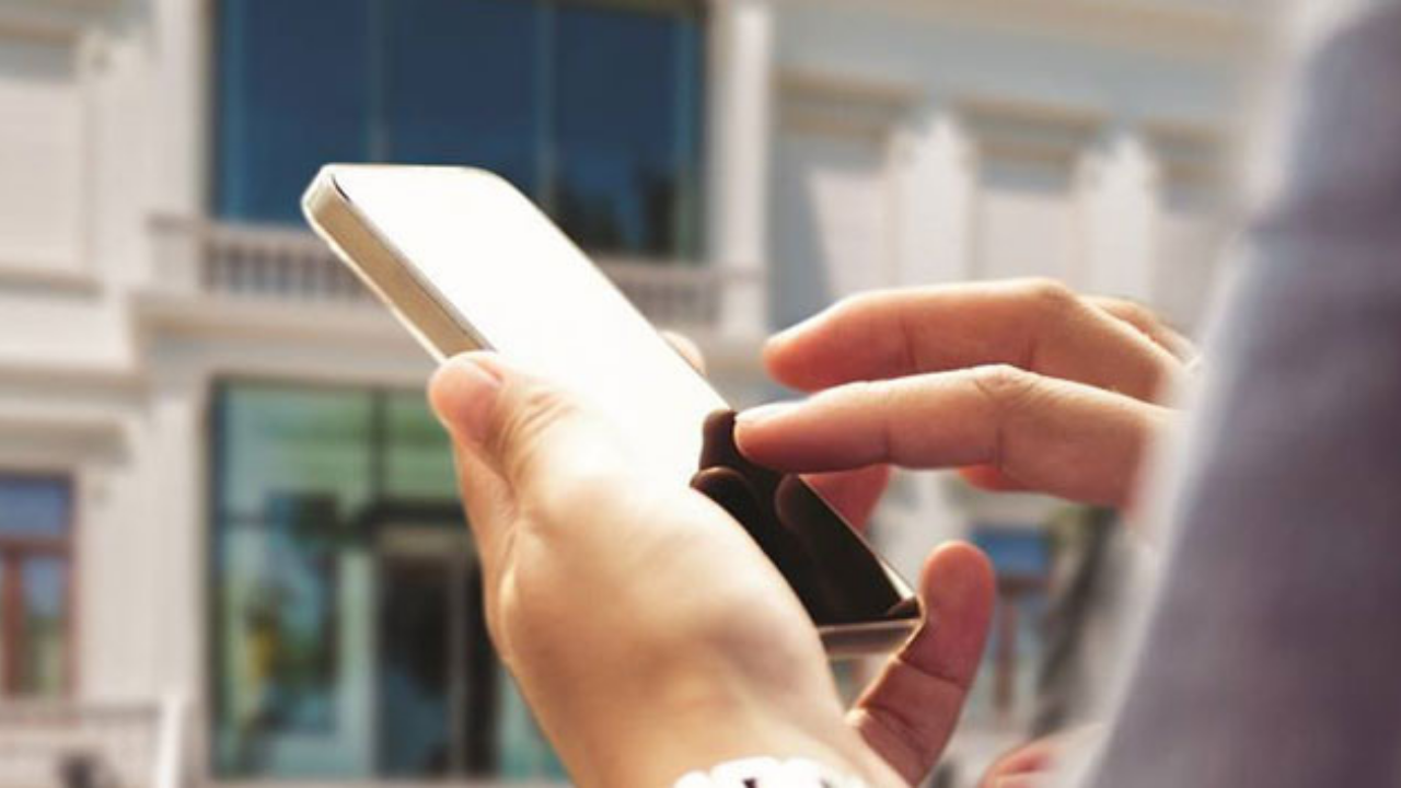 Hayati Uyarı Direksiyon Başında 'Ekran' Değil, 'Yol' Önceliğiniz Olsun! (3)