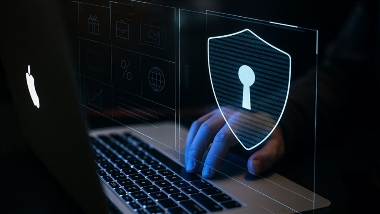 Hesap Bi̇lgi̇leri̇ Paylaşana Hapi̇s Cezasi (3)