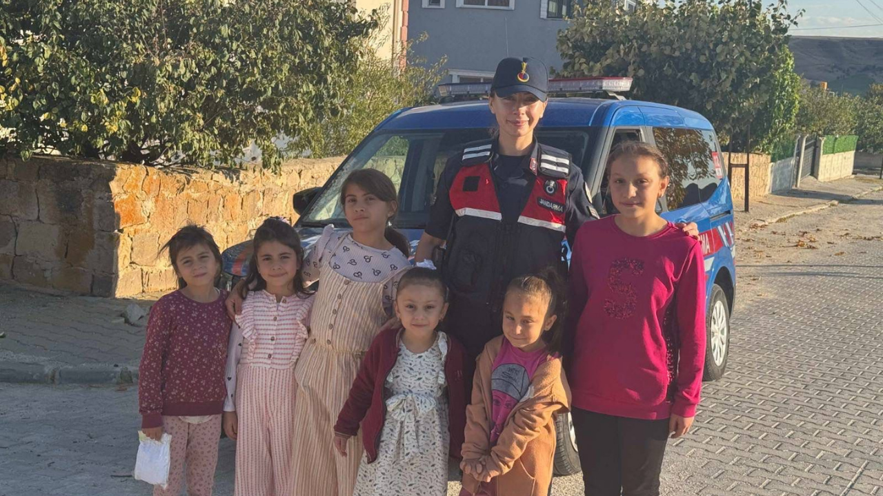 Jandarma’dan Kız Çocuklarına İlham Veren Etkinlik (1)