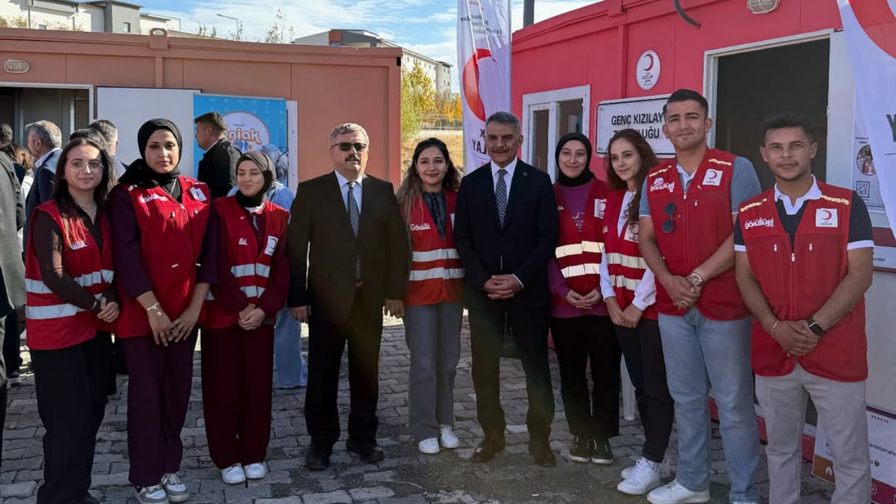 Kampüs Yaşamına Renk Katacak Genç Kızılay Yeni Sosyal Alanına Kavuştu (6)