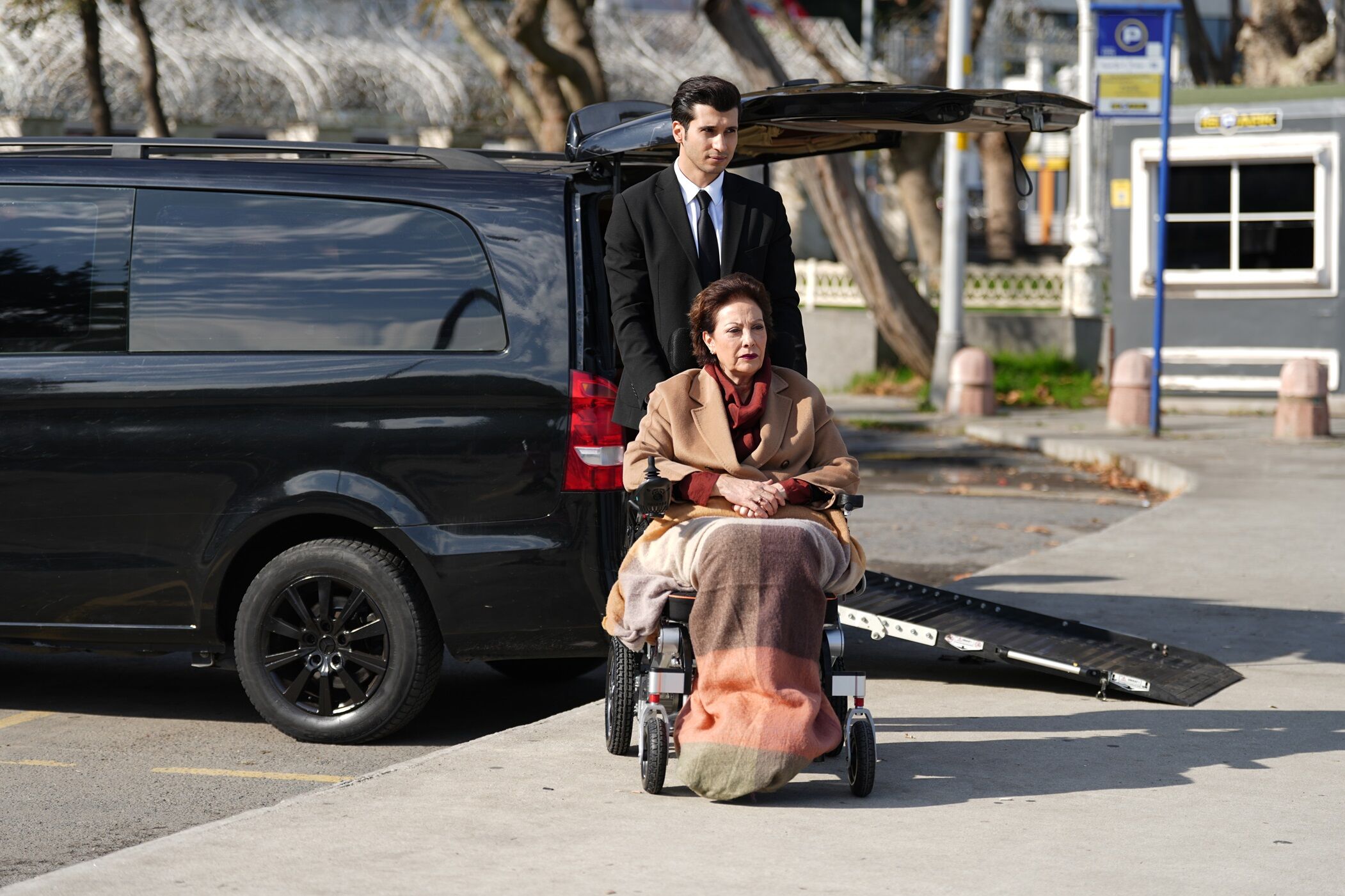 Kıskanmak 7. Bölümde Geçmişin Sırları Ortaya Çıkıyor, Paşazade Ailesi Sarsılıyor (3)