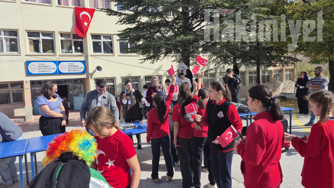 Köy Okulunda Bayram Coşkusu Hem Eğlendiler Hem Öğrendiler (2)