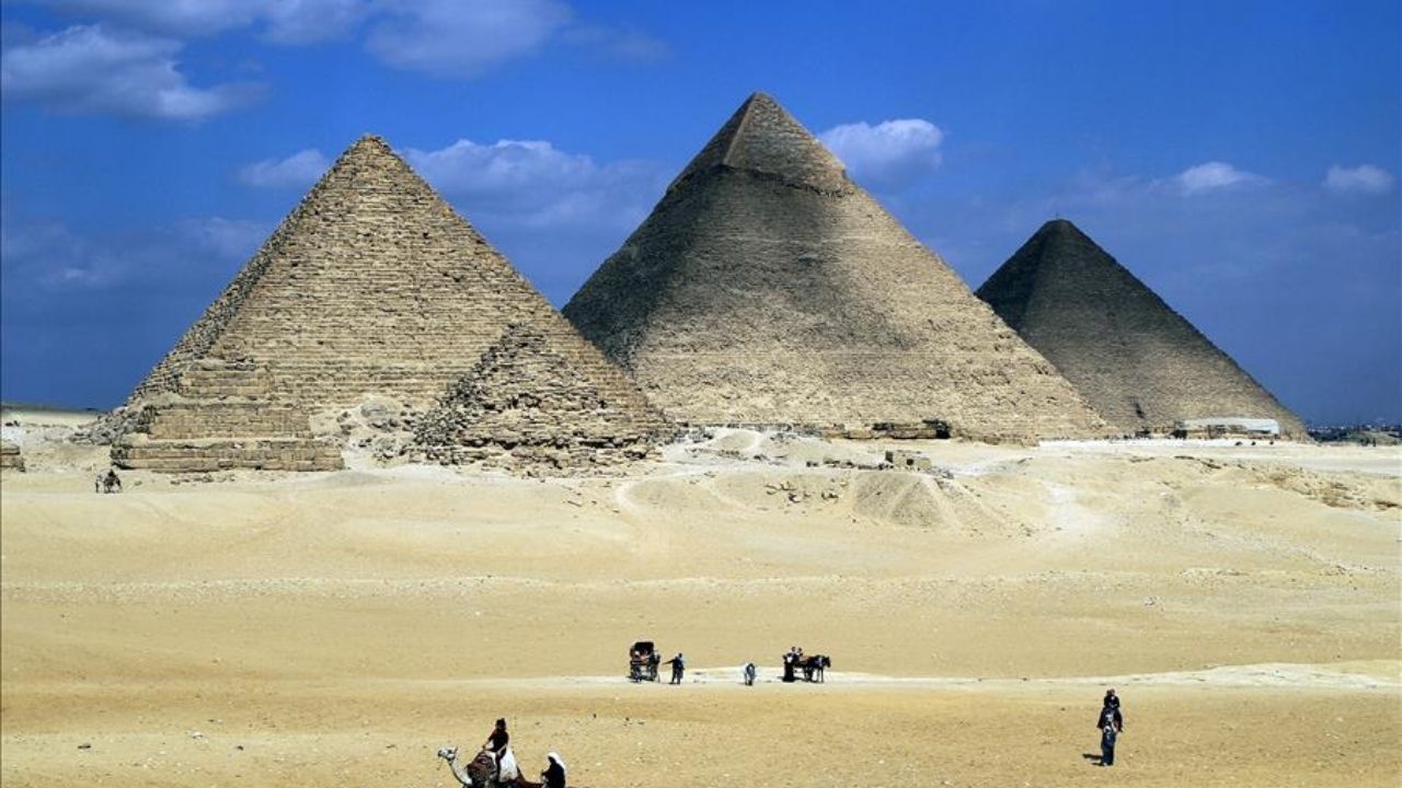 Mısır Piramidi (2)