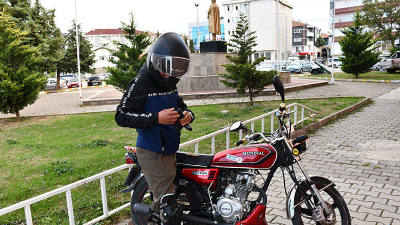Motosiklet Sürücülerine Hayat Kurtaran Uyarı Kaskınızı İhmal Etmeyin, Hedefimiz Sıfır Can Kaybı (2)