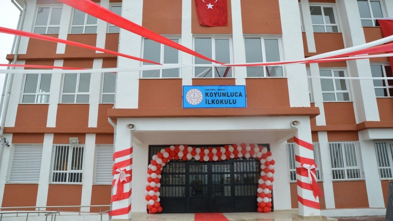 Öğrencini Gözünde Sigara Söndürdü (1)