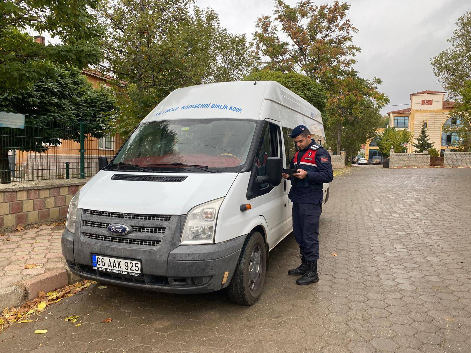 Veliler Rahat Bir Nefes Aldı Öğrenciler Dersteydi, Jandarma Sahadaydı (1)