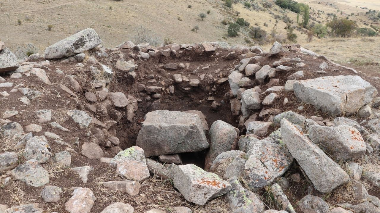 Yozgat Kerkenes Harabeleri 2 Kurgan Bulundu (6)