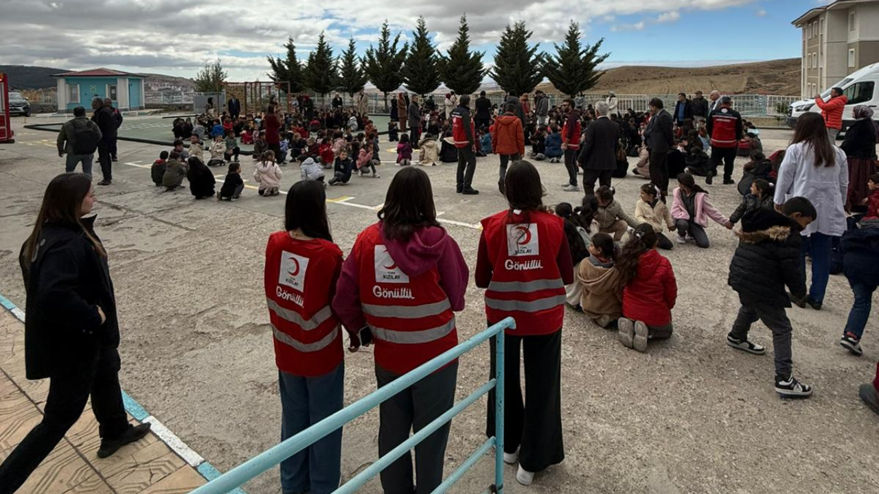 Yozgat Kızılay Ve Afad'dan Örnek İşbirliği Minik Kalplere Afet Bilinci Aşılandı (7)