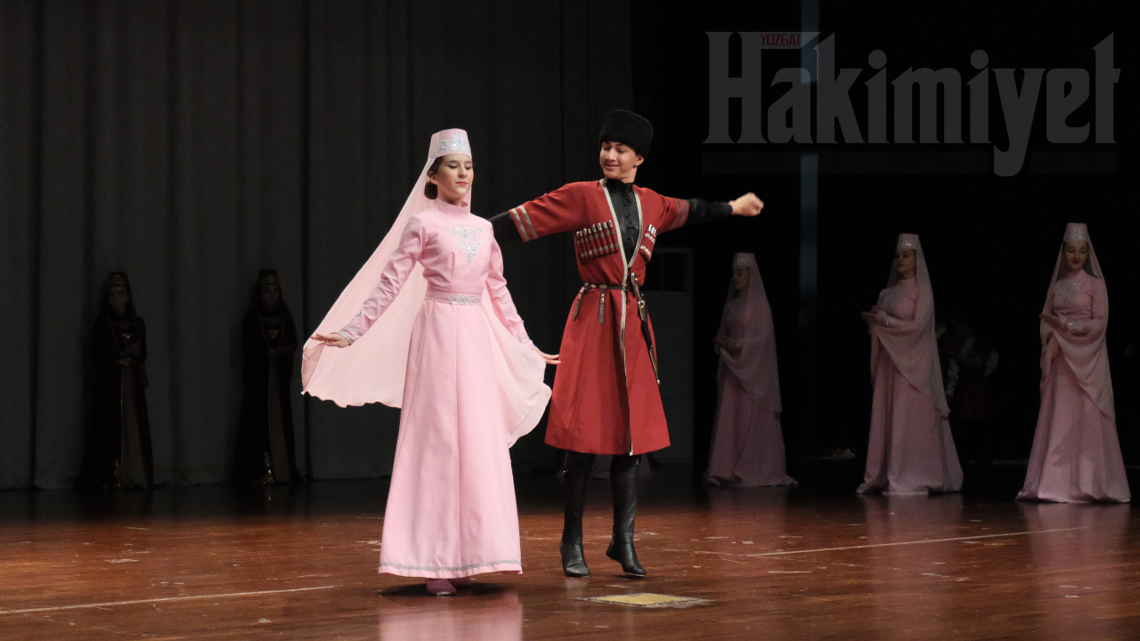 Yozgat’ta İlk Defa Düzenlenen Şenlik Renkli Gösterilerle Başladı (2)